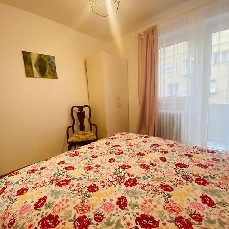 Uptown Girl Apartamento Belgrado Exterior foto