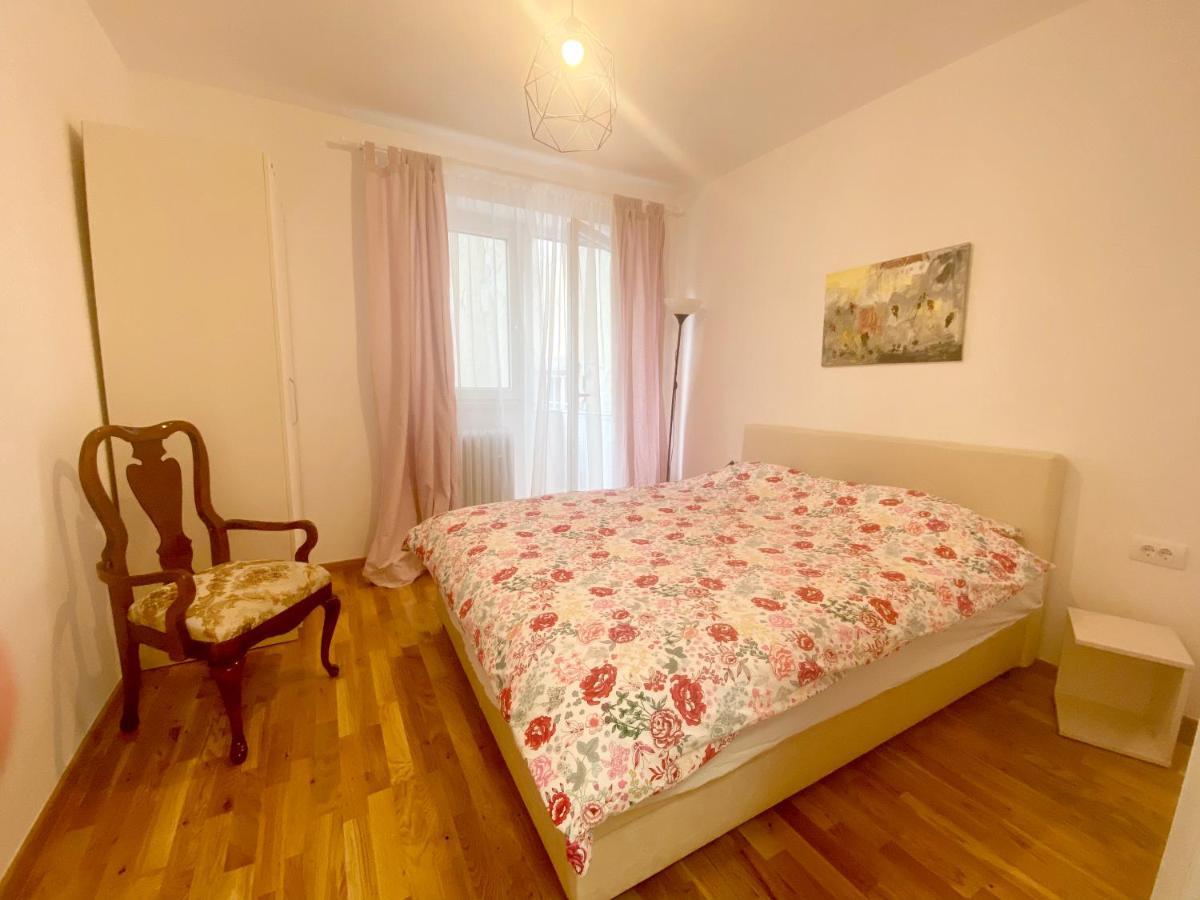 Uptown Girl Apartamento Belgrado Exterior foto